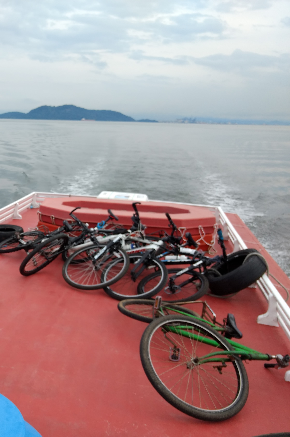 Ilha de Superagui - Travessia de Barco com Bicicletas